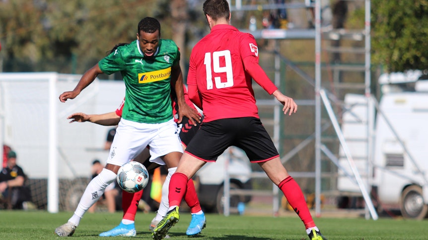 Alassane Plea zeigt sich vor dem Rückrundenstart gegen den FC Schalke 04 in guter Form.