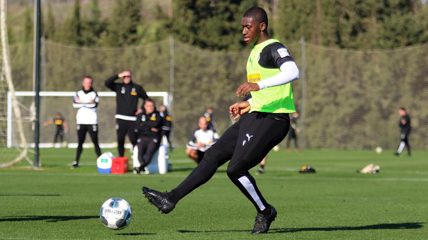 Bei Mamadou Doucouré geht Borussia Mönchengladbach kein Risiko ein. Manager Max Eberl hofft, dass der Franzose 2020 sein Pflichtspiel-Debüt feiern darf.