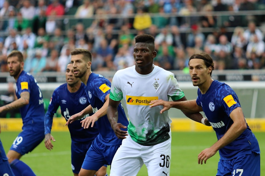 Breel Embolo kehrt nach seinem Wechsel vom FC Schalke 04 zu Borussia Mönchengladbach erstmals in die VELTINS-Arena zurück.