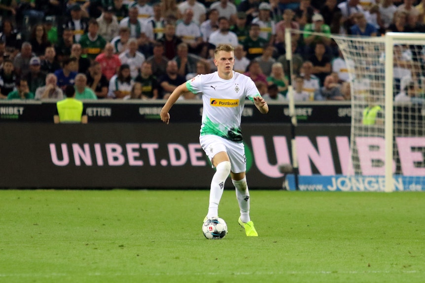 Gladbachs Matthias Ginter erwischte gegen RB Leipzig keinen guten Tag.