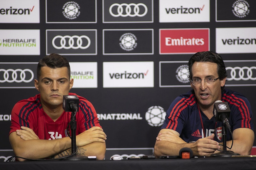 Granit Xhaka und Arsenal-Trainer Unai Emery.