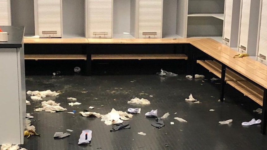 Die Gästekabine im Borussia-Park nach dem Spiel Borussia Mönchengladbach gegen Istanbul Basaksehir.