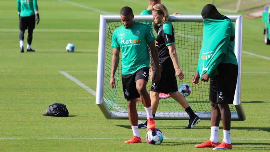 Alassane Plea beim Training der Fohlenelf.
