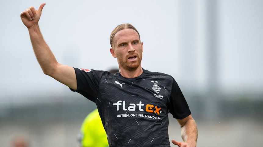 Michael Lang hat im Borussia-Kader einen schweren Stand. Der Scweizer glaubt aber dennoch daran, noch mehr Einsatzzeiten zu bekommen.