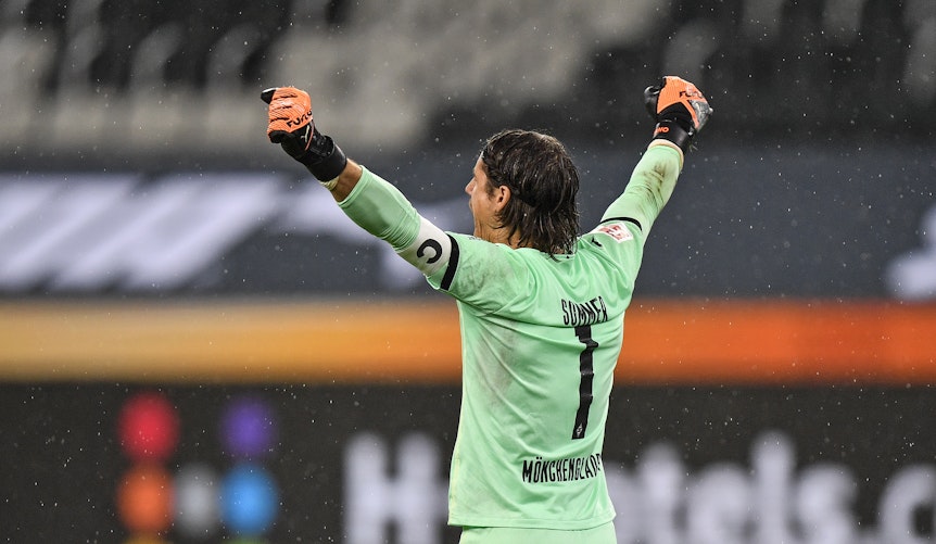 Yann Sommer freut sich nach dem knappen Sieg gegen RB Leipzig im Borussia-Park.