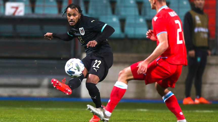 Gladbachs Valentino Lazaro (l.) durfte gegen Österreich von Beginn an spielen.