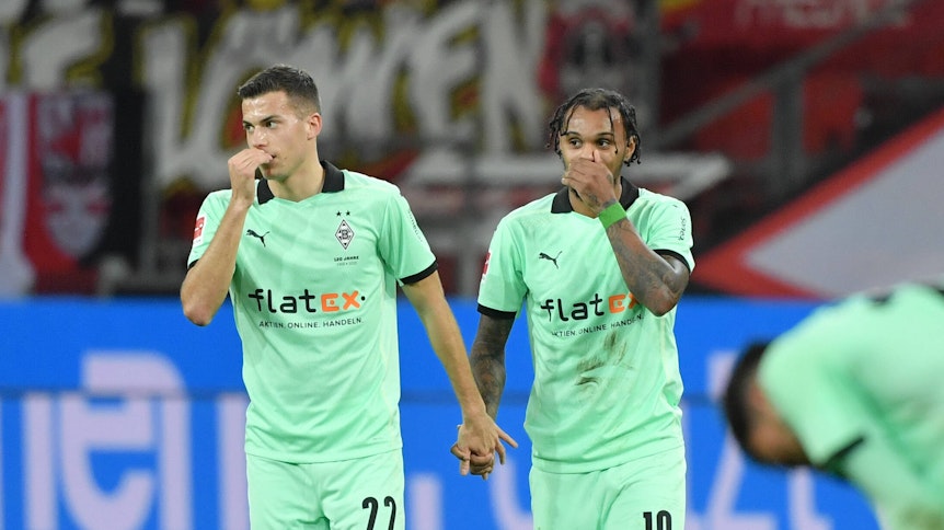 Laszlo Benes (l.) und Valentino Lazaro (r.) setzten in Leverkusen erste Ausrufezeichen.