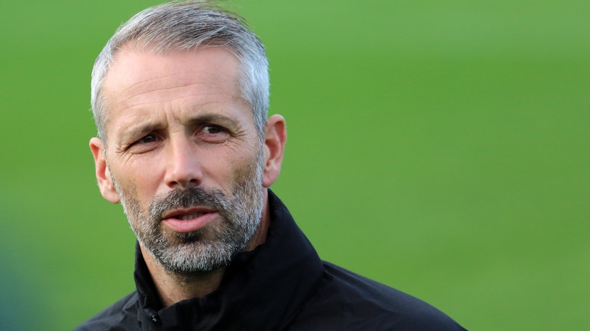 Borussia Mönchengladbachs Trainer Marco Rose im Gespräch mit den Medien.