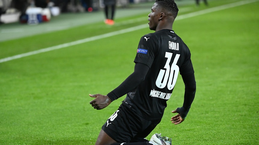 Borussia-Stürmer Breel Embolo bejubelt seinen Treffer zum 3:0 im champions-League-Spiel gegen Schachtar Donezk.