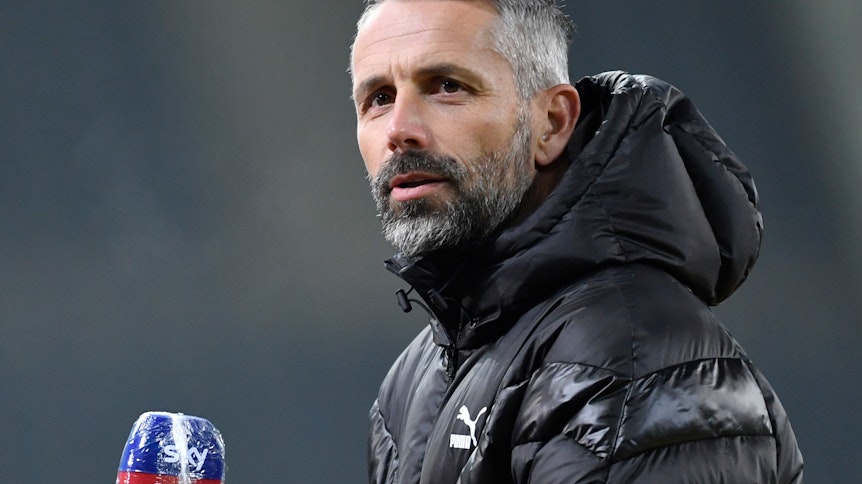 VfL-Trainer Marco Rose im Gespräch mit Sky vor dem Spiel gegen Schalke 04.
