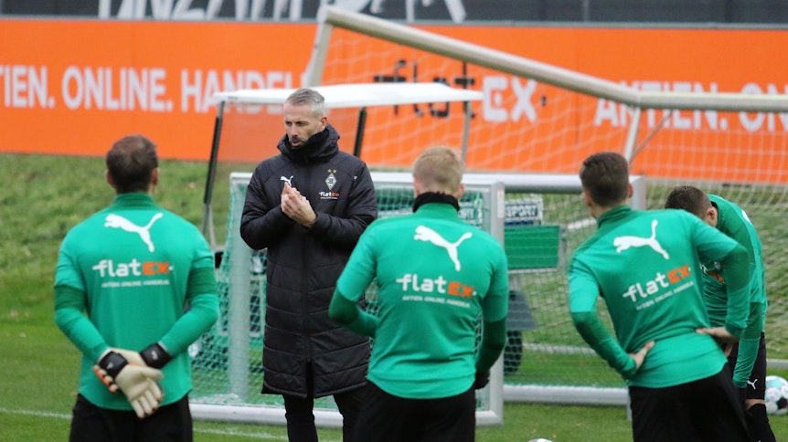 Die Fohlenelf beim Mannschaftstraining am 17. November 2020.