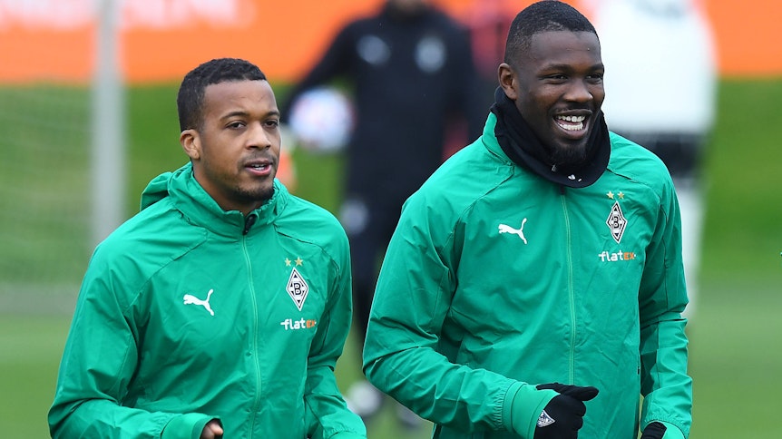 Alassane Plea (links) und Landsmann Marcus Thuramm Abschlusstraining vor einem Champions-League-Spiel.