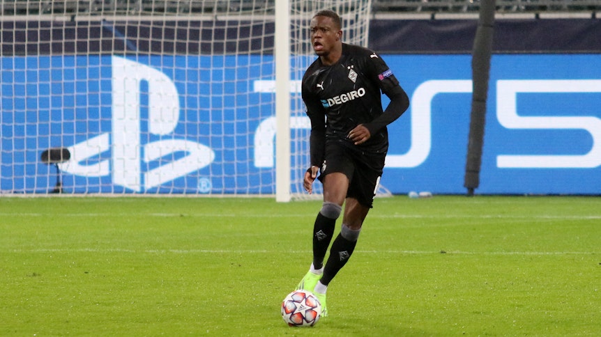 Borussia Mönchengladbachs Mittelfeldspieler Denis Zakaria spielte im Champions-League-Duell mit Inter Mailand im Borussia-Park am 1. Dezember 2020 die komplette zweite Halbzeit durch.