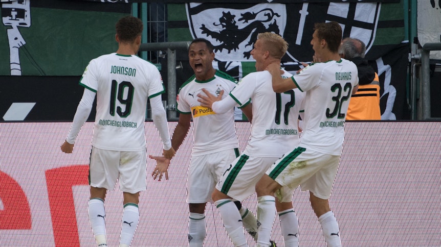 Raffael (2.v.l.) brillierte im Training mit einem feinen Heber.