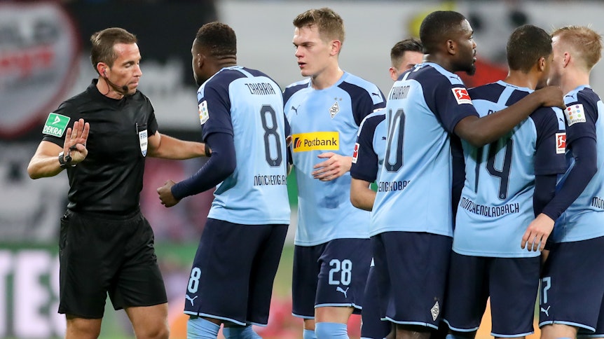 Hemmen die Gelbsperren den Gladbacher Gipfelsturm? Die Fohlen haben in dieser Saison schon einige Verwarnungen gesammelt.