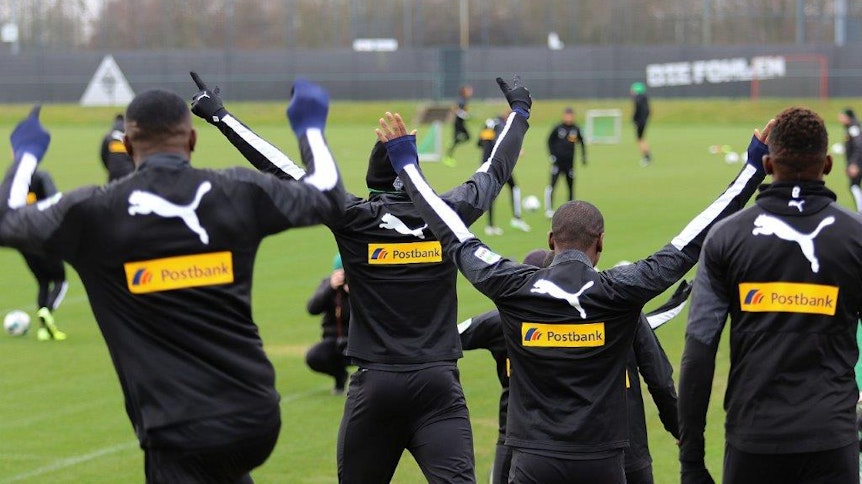 Bei Borussia sorgt die sogenannte French Connection für gute Stimmung. Traoré, Plea, Thuram und Co. haben sich auch zu Karneval etwas einfallen lassen.
