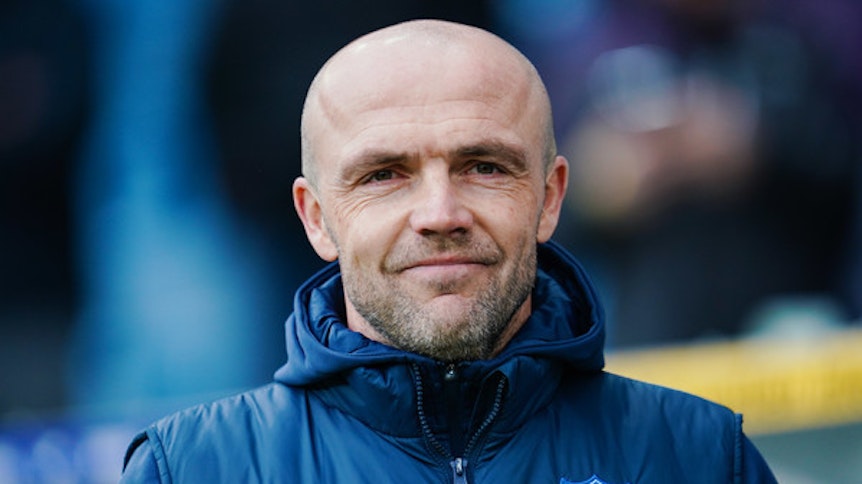 Hoffenheims Alfred Schreuder: Der Trainer findet nach dem Eklat um die Hass-Banner gegen Hoffenheim-Mäzen Dietmar Hopp lobende Worte für Borussia.