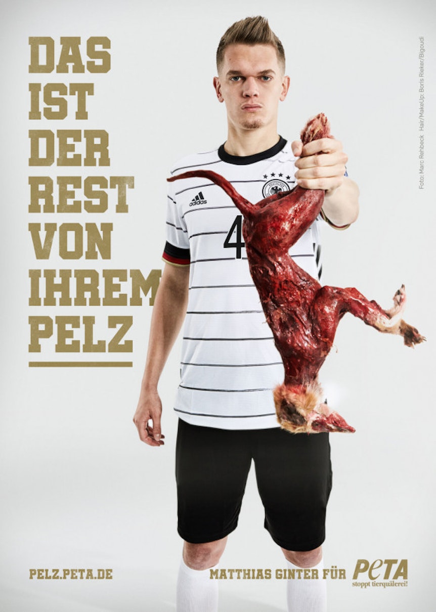 Matthias Ginter spricht sich in einer Kampagne für PETA entschieden gegen Echtpelz aus.