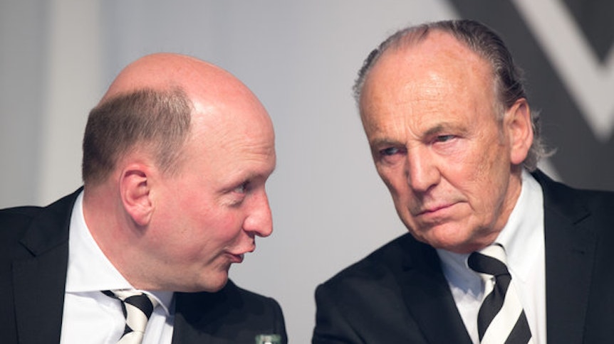 Borussias Präsident Rolf Königs (r.) und Geschäftsführer Stephan Schippers wurden bereits bei der Mitgliederversammlung 2019 mit dem Thema Chaoten im Fan-Block von den eigenen Mitgliedern konfrontiert.