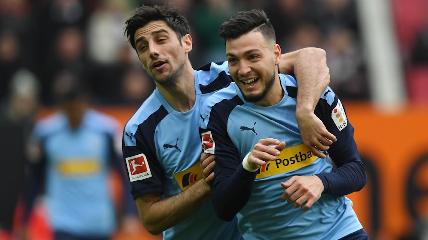 Lars Stindl und Ramy Bensebaini brachten Borussia Mönchengladbach beim 3:2 gegen den FC Augsburg auf die Siegerstraße.