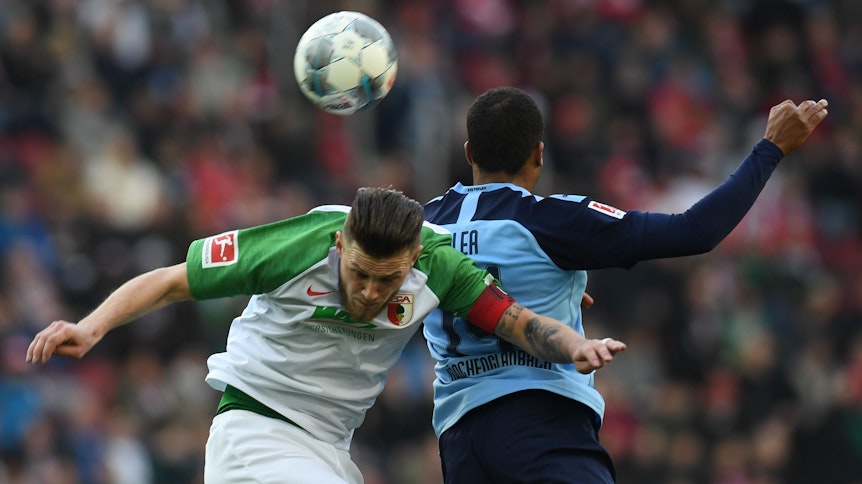 Alassane Plea traf in Augsburg nicht selbst, war aber an den ersten beiden Toren für Borussia Mönchengladbach beteiligt.