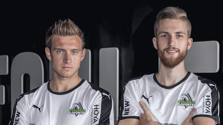Richard „Der_Gaucho10“ Hormes (links) und Yannick „Jeffryy95“ Reiners spielen für Borussia in der Virtual Bundesliga.