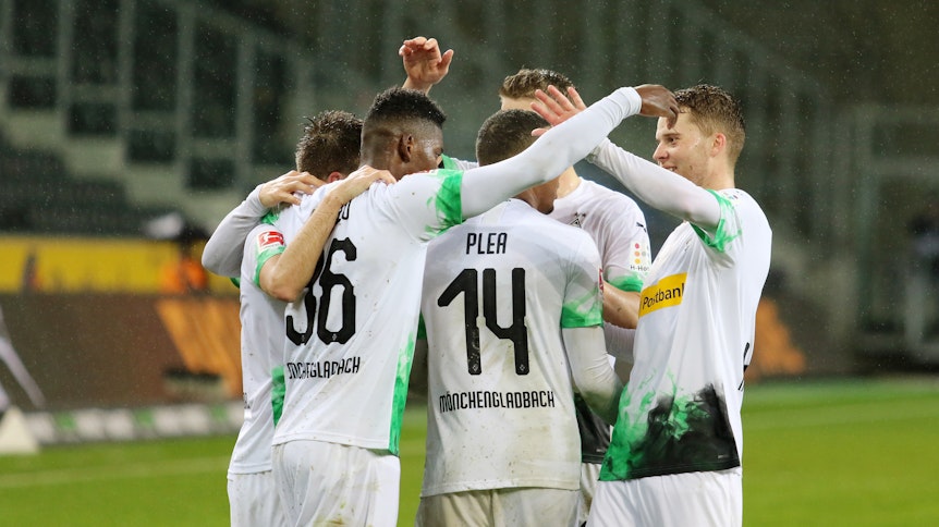 Die Borussen spielten im Borussia-Park vor leeren Rängen. Das Derby gegen den 1. FC Köln geht als erstes Geisterspiel in die Bundesliga-Geschichte ein.