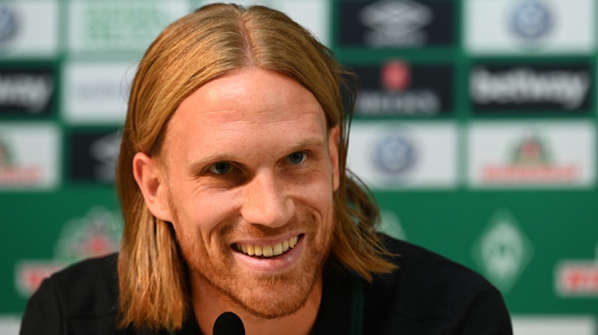 Michael Lang ist derzeit von Borussia Mönchengladbach an Werder Bremen verliehen.
