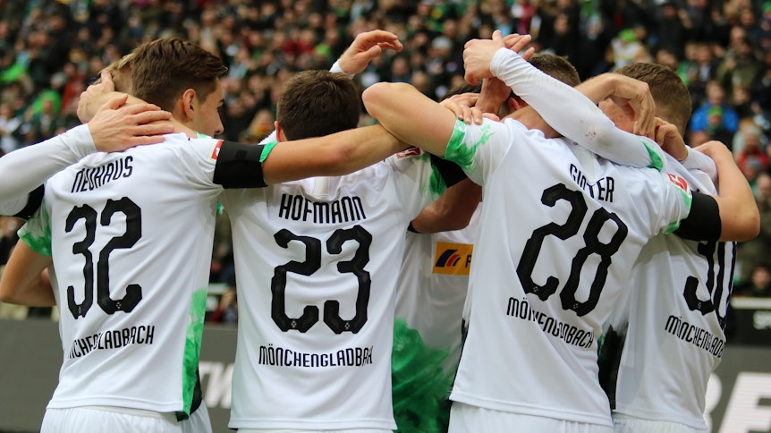 Ausrüster Puma wird Borussia Mönchengladbach auch in der kommenden Saison mit drei neuen Trikots ausstatten.