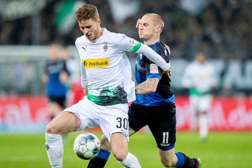 Der Schweizer Nationalspieler Nico Elvedi zählt zu den Top-Verteidigern bei Borussia Mönchengladbach und in der Fußball-Bundesliga.