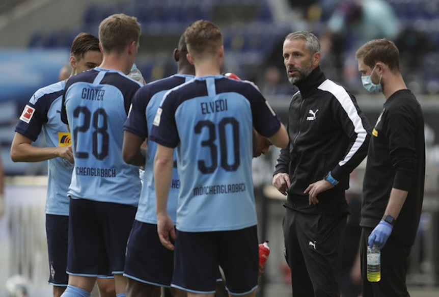 Sie haben gleich zum Restart der Fußball-Bundesliga, nach 66 Tagen Coronavirus-Zwangspause, beeindruckend in Frankfurt geliefert: Team samt Trainer Marco Rose von Borussia Mönchengladbach.