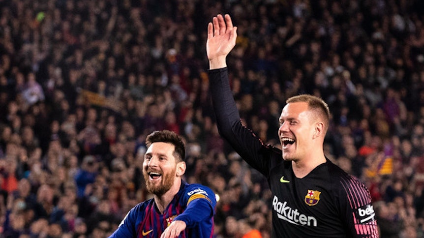 Barcelona-Held Marc-André ter Stegen (r.) hat in einem Interview nicht nur verraten, wie „normal“ Super-Star Lionel Messi (l.) sei. Nationalspieler und Schlussmann ter Stegen liebt seine alte Heimat Gladbach weiterhin über alles.
