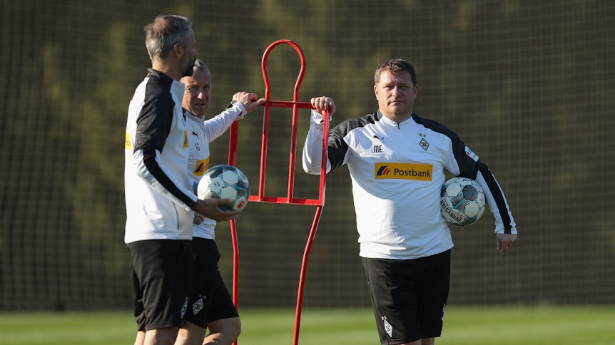 Marco Rose (l.) wäre der vierte Trainer, der Borussia Mönchengladbach in der Manager-Ära von Max Eberl (r.) in den Europapokal führt.