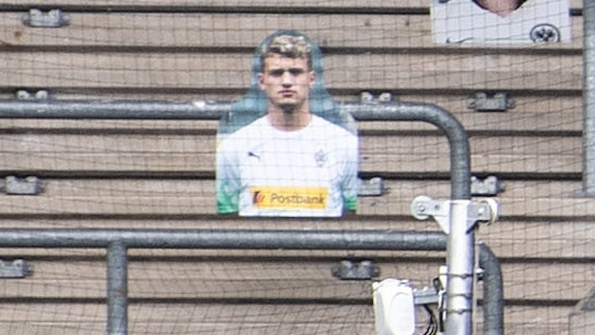 Michael Cuisance ist, wenn auch nur als Foto-Aufsteller, zurück im Borussia-Park.
