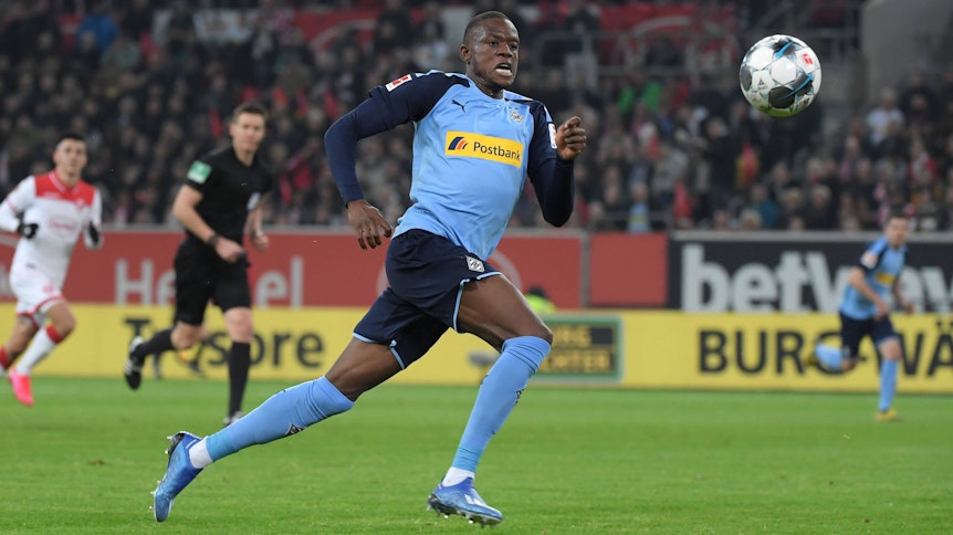 Mittelfeld-Akteur Denis Zakaria wird nach seiner Knieoperation in dieser Saison kein Spiel mehr für Borussia Mönchengladbach bestreiten.