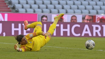 Yann Sommer entschärft gegen den FC Bayern einen Schuss. Zuvor hatte er einmal schwer gepatzt.
