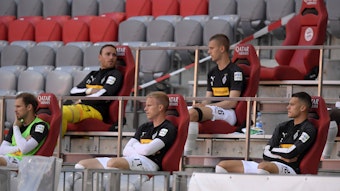 Oscar Wendt (Mitte) saß gegen den FC Bayern zunächst auf der Bank und wurde eingewechselt. Gegen den VfL Wolfsburg am Dienstag dürfte er beginnen.