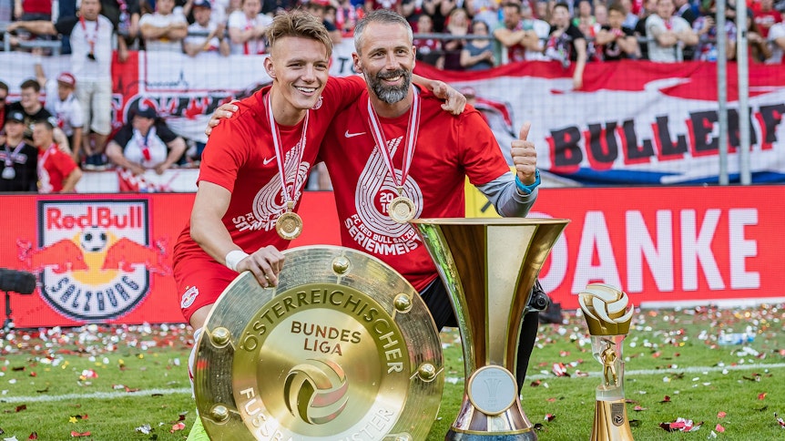 In Salzburg sammelten Trainer Marco Rose (r.) und Offensiv-Akteur Hannes Wolf (l.) gemeinsam Titel. In der kommenden Saison könnten die beiden bei Borussia Mönchengladbach wieder vereint sein.