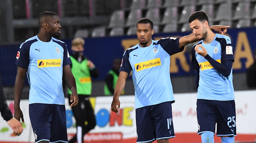 Für Marcus Thuram (l.) ist die Saison definitiv gelaufen, für Alassane Plea (Mitte) sehr wahrscheinlich. Dafür kehrt Ramy Bensebaini (r.) von seiner Gelbsperre zurück.