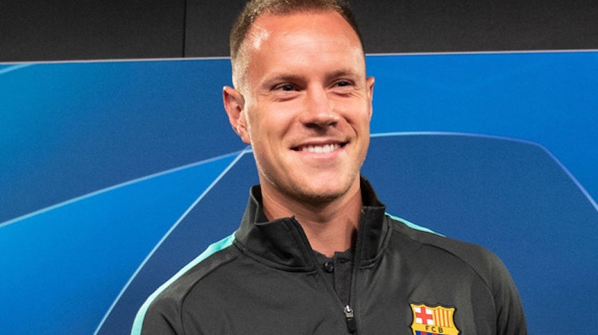 Marc-André ter Stegen, in Mönchengladbach aufgewachsen, ist die Nummer eins beim FC Barcelona. Der Torhüter ist nun mit einer pikanten Frage in Bezug auf seinen Sohn Ben konfrontiert worden.