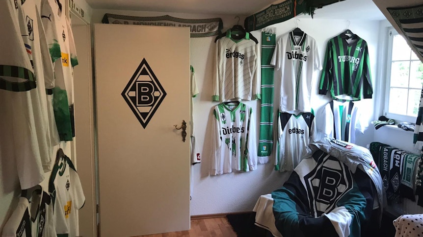 Markus Klug hat daheim ein eigenes Gladbach-Fan-Zimmer eingerichtet.