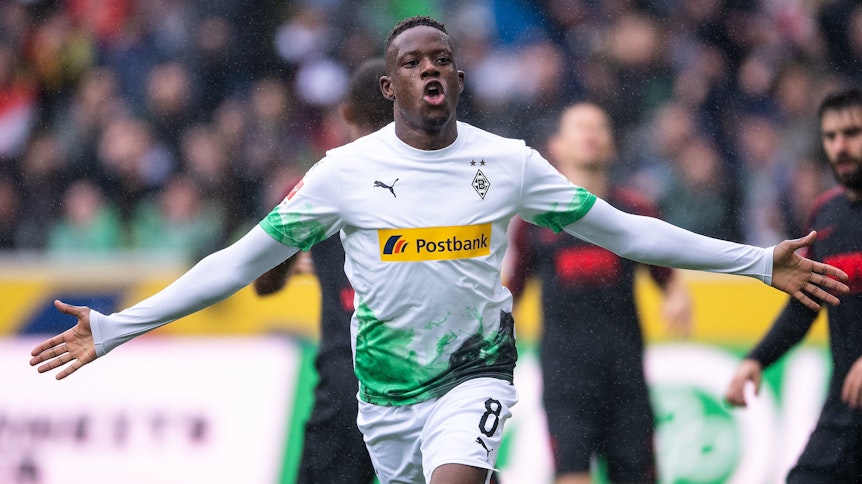Denis Zakaria schießt Borussia Mönchengladbach am 6. Oktober 2019 an die Tabellenspitze – um 13.32 Uhr.