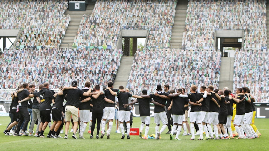 Die Borussen feiern den Einzug in die Champions League.