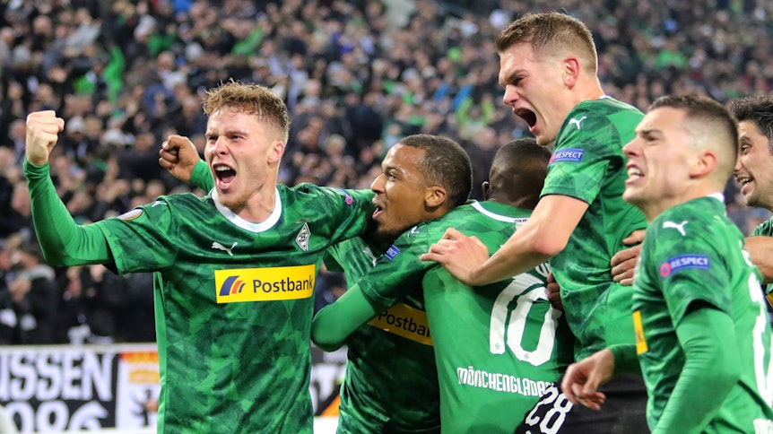 Einige Zuschauer hatten das Stadion bereits verlassen, als Marcus Thuram in letzter Sekunde den Siegtreffer erzielte.