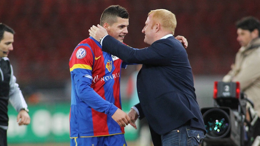 Granit Xhaka (l.) und Heiko Vogel arbeiteten beim FC Basel zusammen. Vogel hat zur neuen Saison die U23 von Borussia Mönchengladbach übernommen.