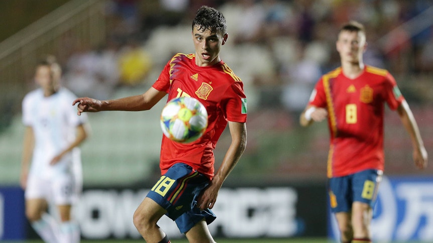 Pedri ist gerade von UD Las Palmas zum FC Barcelona gewechselt und ist ein Kandidat für eine Leihgeschäft mit Borussia Mönchengladbach.