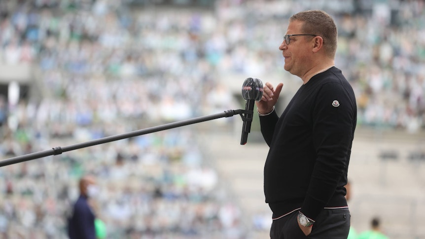 Gibt Max Eberl bald wieder Interviews vor Zuschauern? Gladbachs Manager hofft, dass zum Saisonstart Fans in den Borussia-Park dürfen.