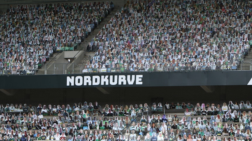Die Pappkameraden nehmen Abschied: Zur neuen Saison sollen wieder leibhaftige Zuschauer in den Borussia-Park dürfen.