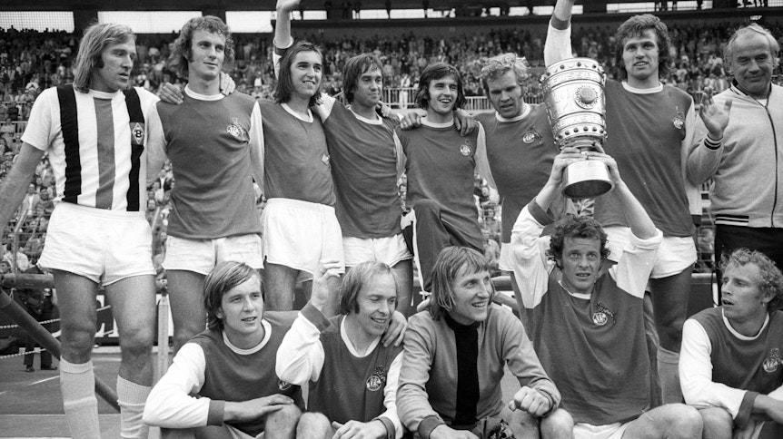 Was für ein Rheinland-Titel-Jeföhl: Gladbach holt in Düsseldorf nach einem Jahrhundert-Finale gegen den Erzrivalen 1. FC Köln 1973 den DFB-Pokal.