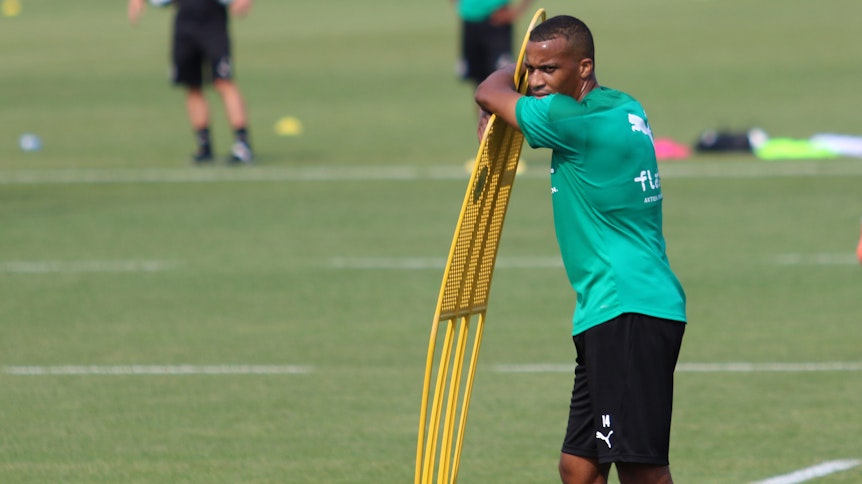 Borussia-Stürmer Alassane Plea muss fehlte den Fohlen im Freitags-Training.